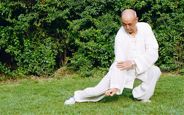 elderly tai chi player